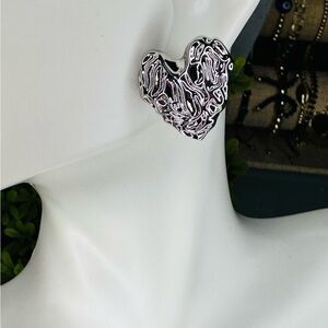 Heart stud earrings